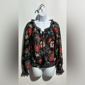 FLYING TOMATO Women’s Floral Top Size Small